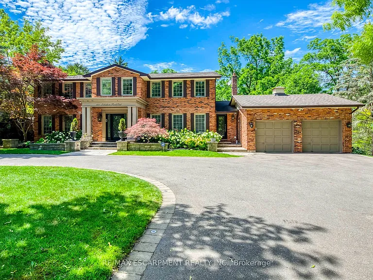 1251 Lakeshore Rd E — Photo 2