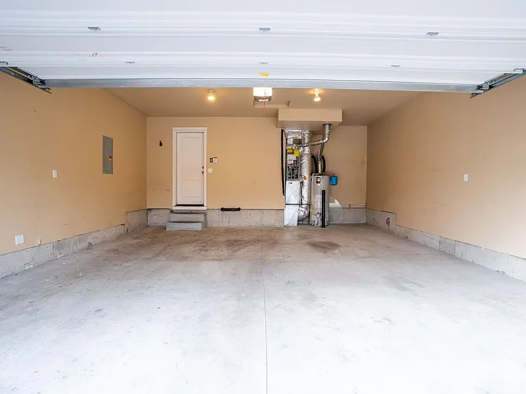 20487 Brentwood Ave — Photo 42