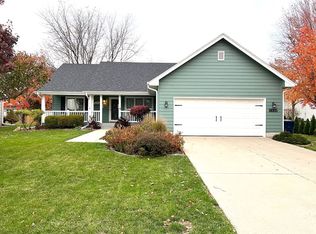 8005 Plum Dr, Urbandale, IA 50322