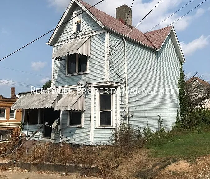 2503 Stewart St — Photo 2