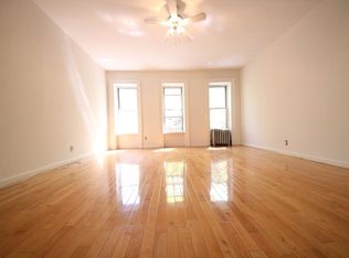 329 W 55th St APT 3D, New York, NY 10019