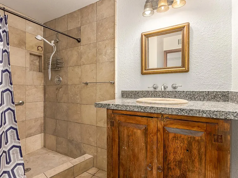 805 W Toledo St — Photo 37