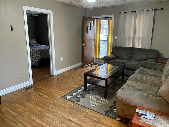 3rd image of 105 C St