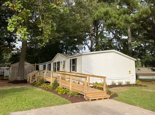 1403 River Rd #106, Elizabeth City, NC 27909