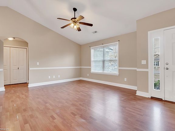 2nd image of 2805 Green Pond Circle
