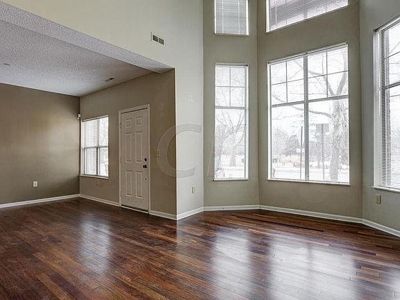 4th image of 700 Park St