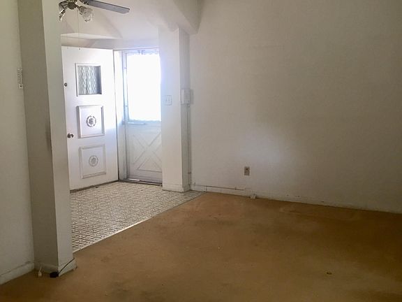 3rd image of 278 Mallory Ave