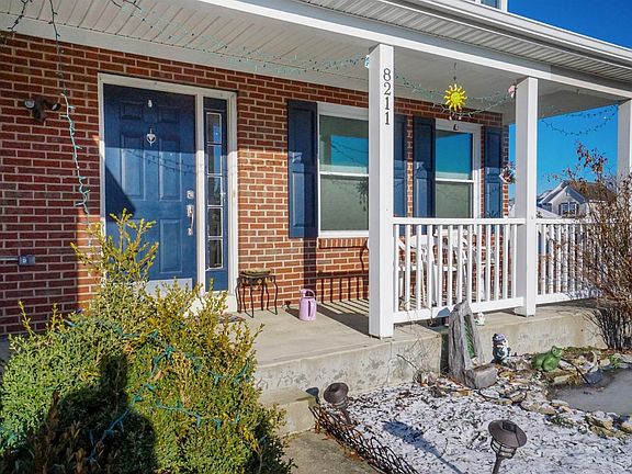 2nd image of 8211 Autumn Pl