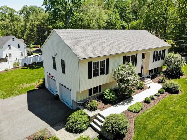 156 Mendon Rd, North Smithfield, RI 02896