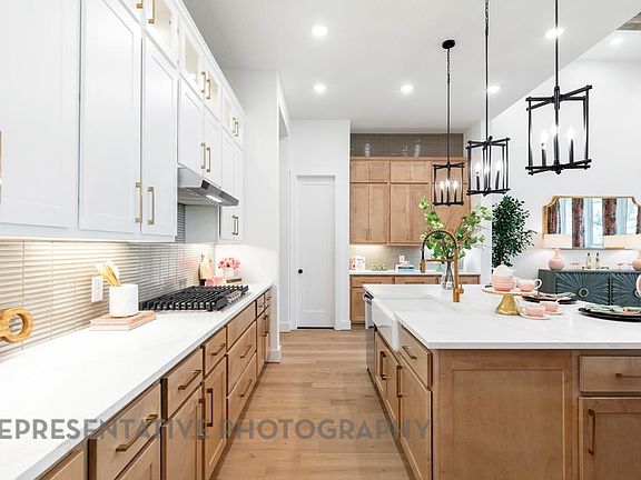4th image of 7541 Camas Ave