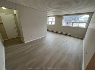 170 Park Rd S #B04, Oshawa, ON L1J 4H2