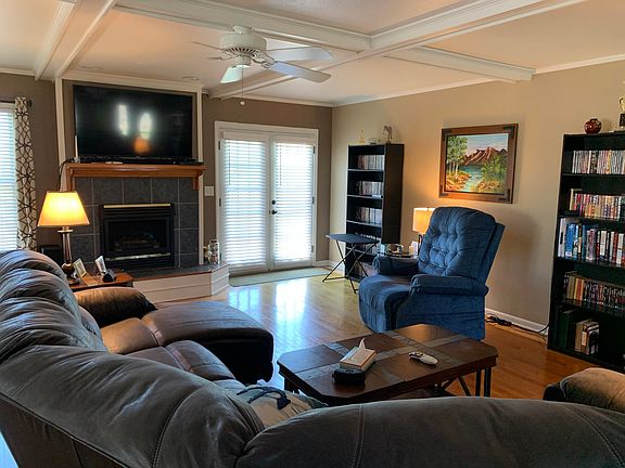 5th image of 306 E Meadow Ln