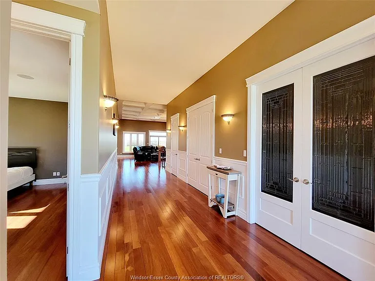 7835 Broderick Rd — Photo 29