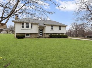 24460 W 54th St, Shawnee, KS 66226
