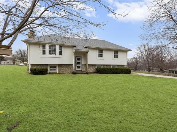 24460 W 54th St, Shawnee, KS 66226