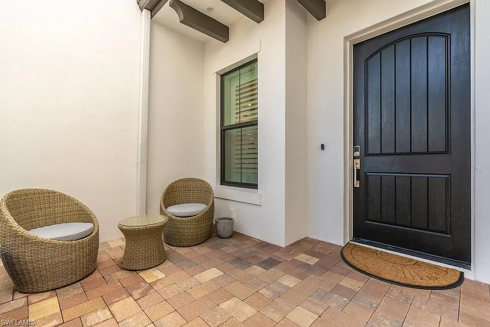 3 bed, 3.5 bath, 2532 sqft, $17,000 — Photo 4