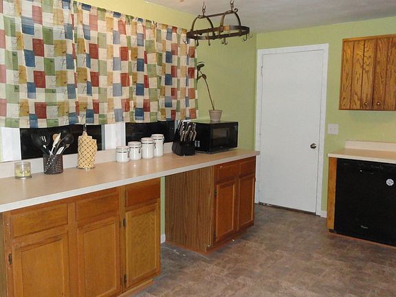 5th image of 18 Thrasher Cir