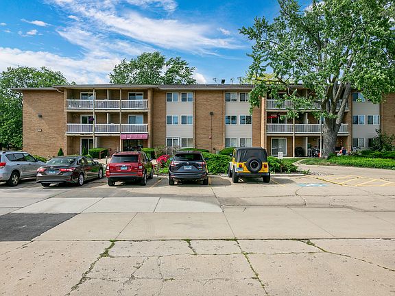 4th image of 960 Beau Dr Unit 212