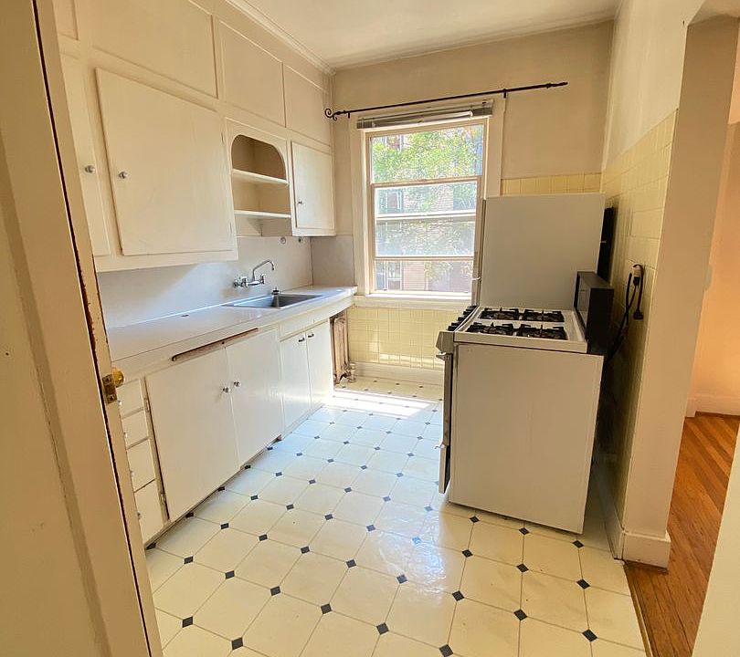 1st image of 1615 15th Ave APT 14