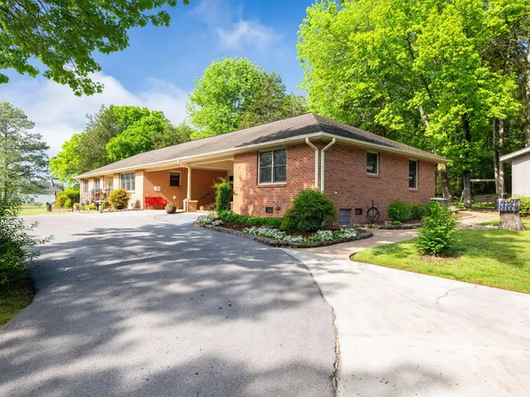 386 Cedar Ln, Trenton, GA 30752