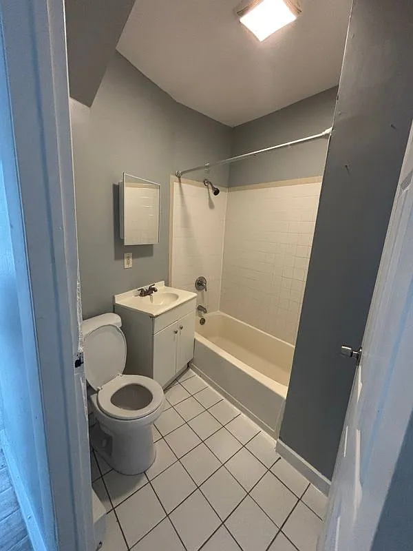 1 bed, 1.0 bath, 900 sqft, $1,250 — Photo 2