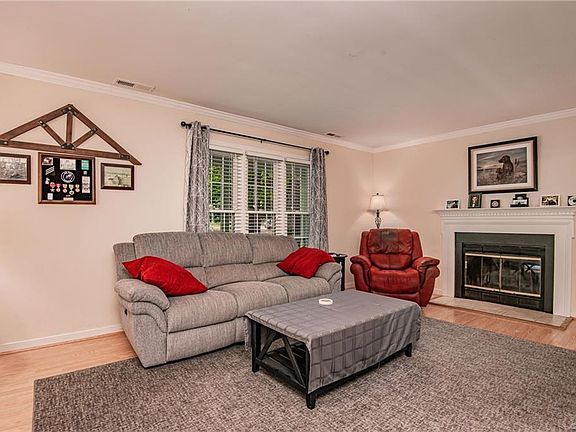 4th image of 1841 Celia Cres