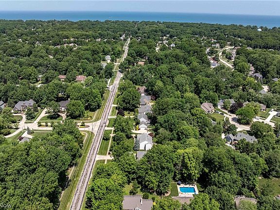 3rd image of 389 Jaycox Rd