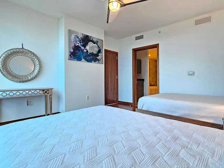 1555 Kapiolani Blvd #802 — Photo 11