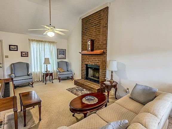 4th image of 2808 Maryland Cir W