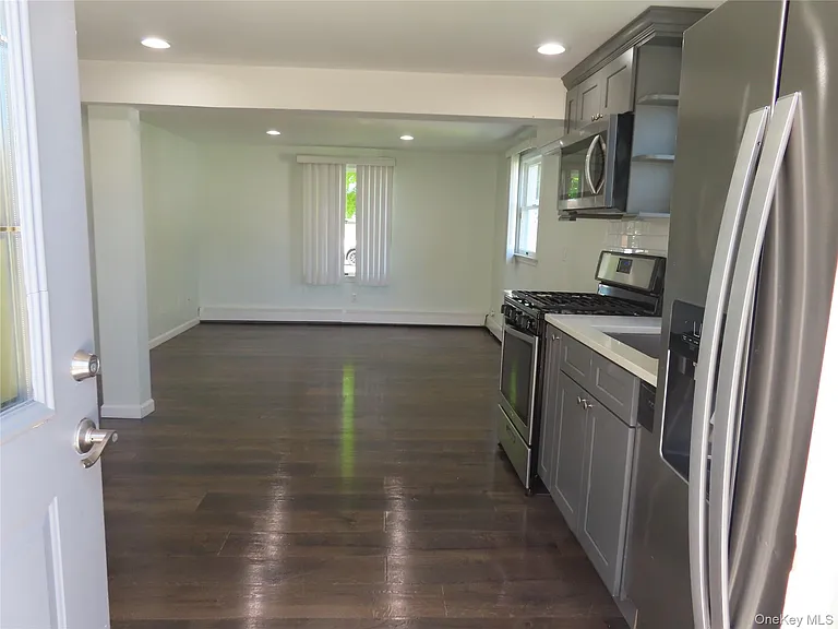 94 Neptune Ave — Photo 4