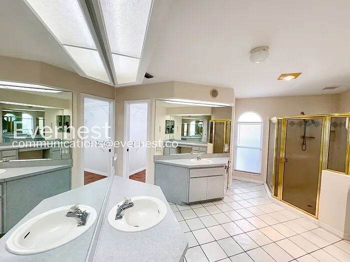 5609 Rosewall Cir — Photo 9