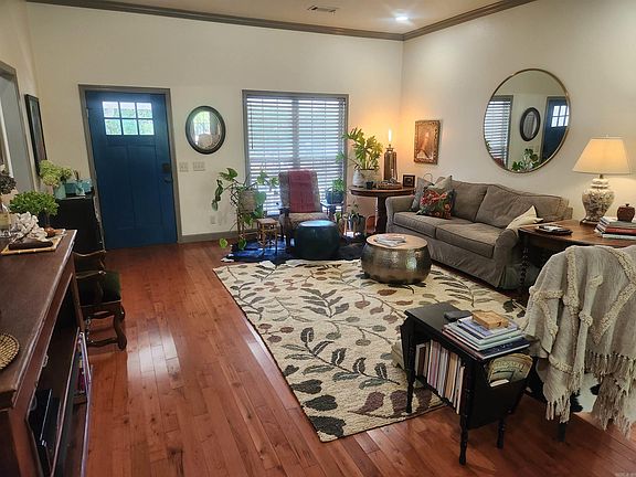 4th image of 315 Private Road 3393