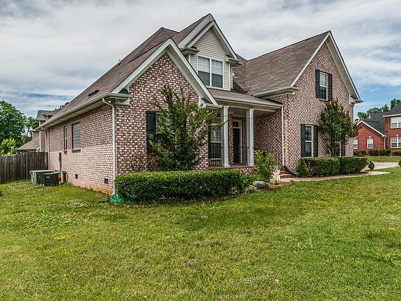 3rd image of 2501 Burnt Pine Ct