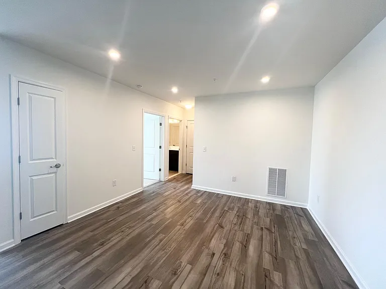 24160 Port Ln #303 — Photo 11