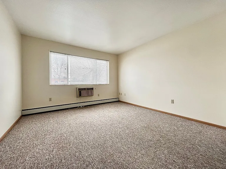 1810 4th Ave #10 — Photo 3