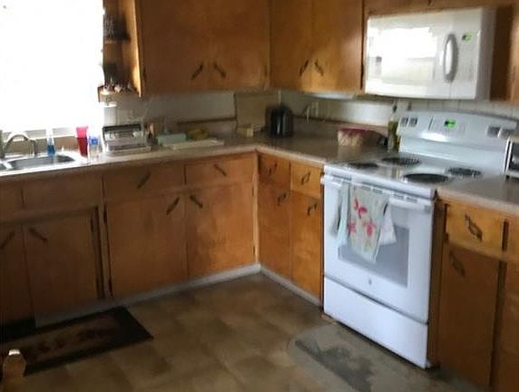 5th image of 214 Stebbins Dr