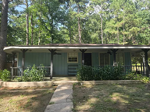 137 Summerplace St Photo 1