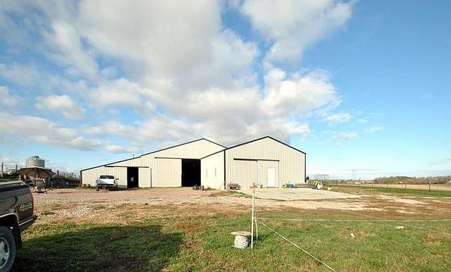 Pending: 121 Cedar Hills Rd, Yankton, SD 57078