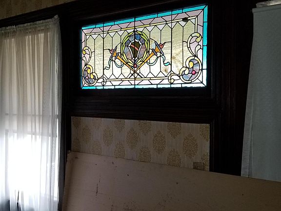 3rd image of 139 Franklin Ave