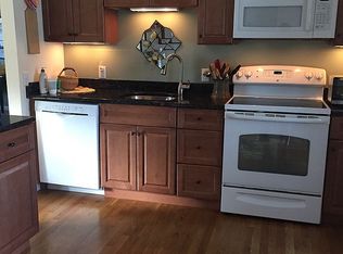 8 Forest Glen Rd, Old Saybrook, CT 06475