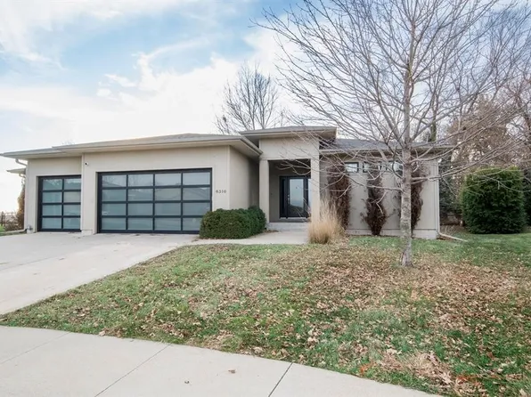 8310 Sky View Cir, West Des Moines, IA 50266