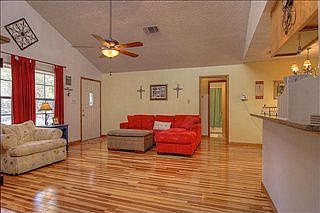 4th image of 3431 Lakeview Dr