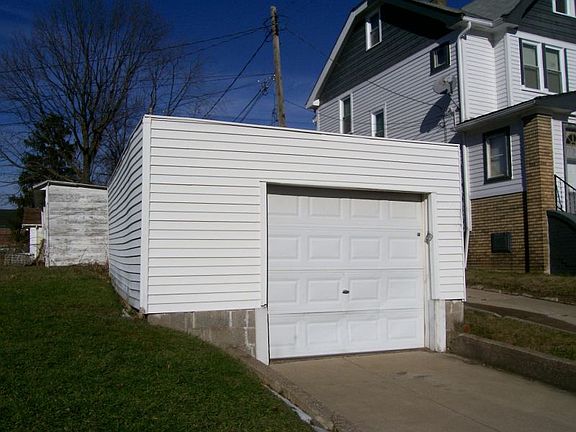 4th image of 4395 E 131st St