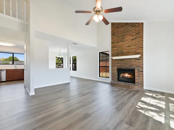 2617 Bayberry Ln, Euless, TX 76039