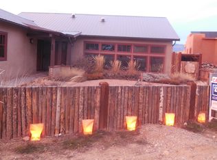 408 Valverde St, Taos, NM 87571