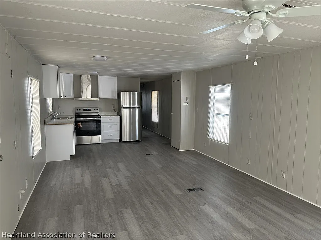 Building Photo - 3542 Fairmount Dr