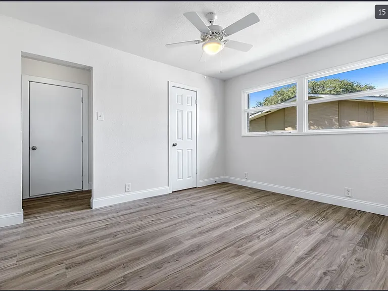 912 Warfield Way — Photo 7