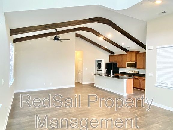 4th image of 1011 Celia Ct