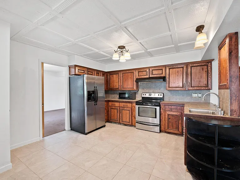 905 W 6th Ave — Photo 18