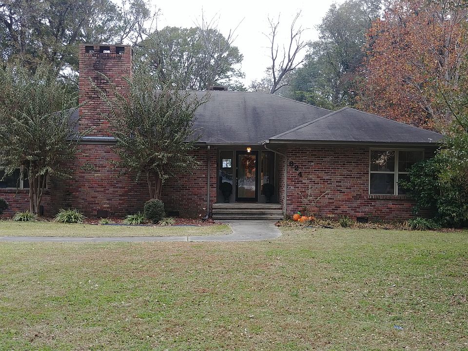 1st image of 824 S Lakeshore Dr